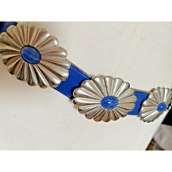 VTG Rare 33" 80s ACCESSOCRAFT NYC Glass Cab 5 Concho Buckle Blue Leather Belt - Picture 9 of 16